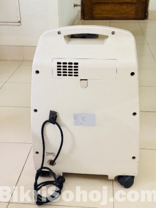 Oxygen Concentrator / Oxygen Machine